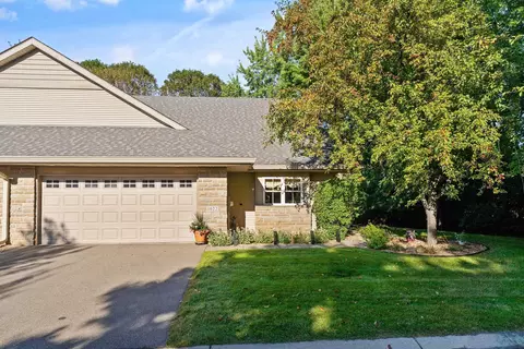 1022 Saint Johns Bay, Woodbury, MN 55129