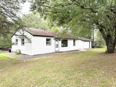 1530 Briarwood Ln NE, East Bethel, MN 55011