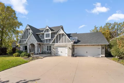 2987 Frank St, Maplewood, MN 55109