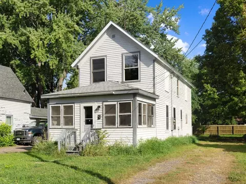 25 W 3rd St, Rush City, MN 55069