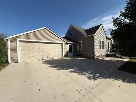 Exterior - 228 S Haven St, Appleton, MN 56208 photo 4 of 5