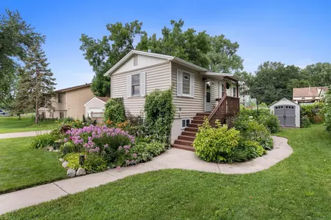 734 7th Ave S, Hopkins, MN 55343