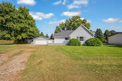 210 Van Amber St W, Welcome, MN 56181