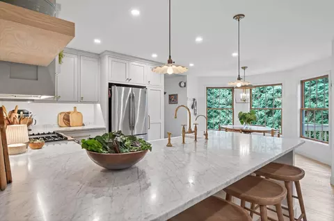 495 Harbor Ct, Shoreview, MN 55126