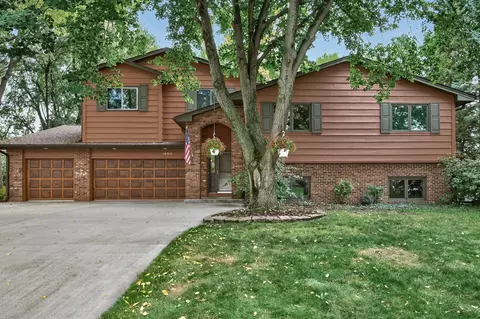 1505 Sherwood Rd, Shoreview, MN 55126