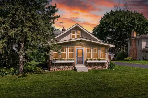 2249 Case Ave E, Maplewood, MN 55119
