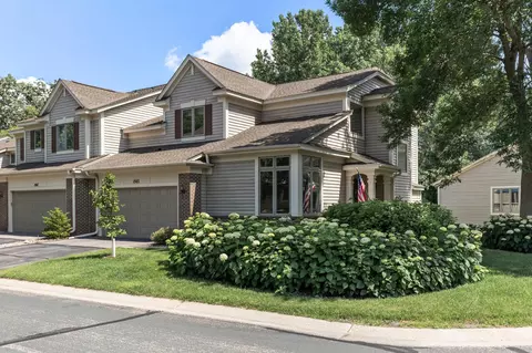 1503 Summit Shrs W, Burnsville, MN 55306