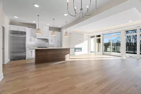 1 Hill Farm Rd #110, North Oaks, MN 55127