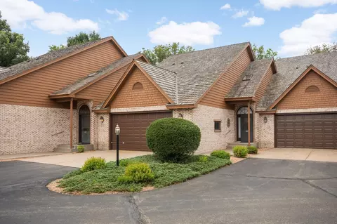 1201 Golf Course Rd #204, Monticello, MN 55362