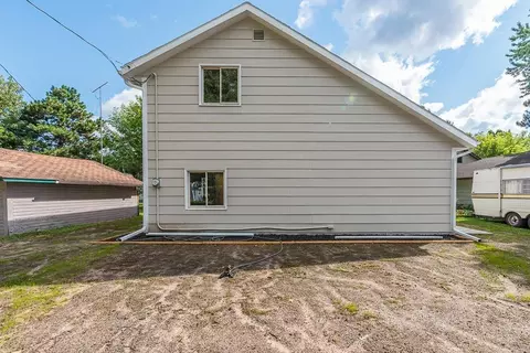 Exterior - 915 5th Ave NE, Brainerd, MN 56401 photo 2 of 5