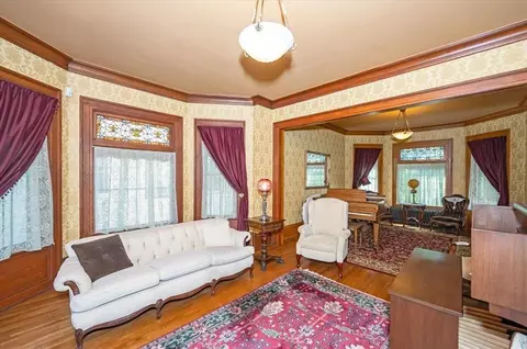 Living - 1616 E 1st St, Duluth, MN 55812 photo 2 of 3