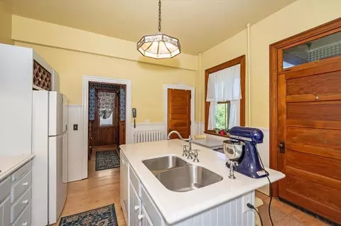 Kitchen - 1616 E 1st St, Duluth, MN 55812 photo 3 of 4