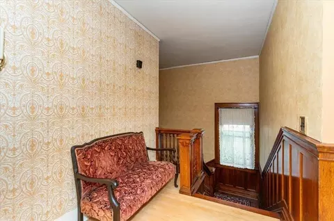Entry Way - 1616 E 1st St, Duluth, MN 55812 photo 7 of 7