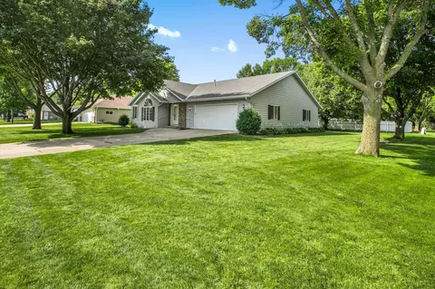 Exterior - 2000 20th St SW, Willmar, MN 56201 photo 3 of 7