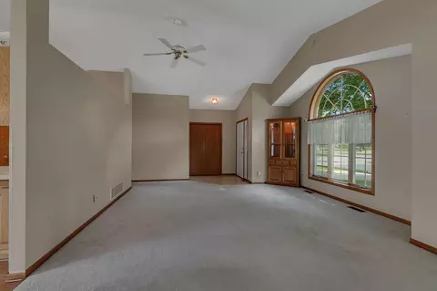 Living - 2000 20th St SW, Willmar, MN 56201 photo 2 of 3