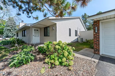 9287 73rd St S, Cottage Grove, MN 55016