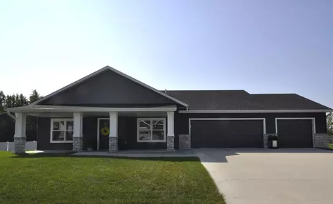 5492 Ridgeview Dr NW, Rochester, MN 55901