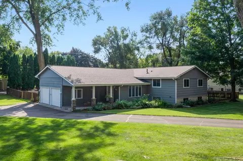 7325 Topview Rd, Eden Prairie, MN 55346