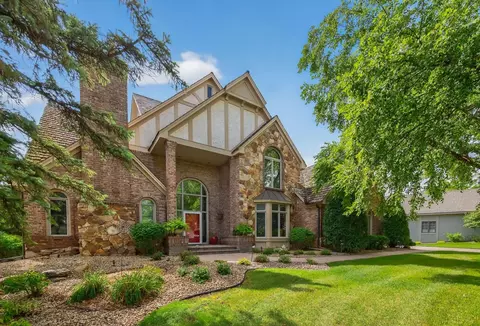 6993 Kenmare Dr, Bloomington, MN 55438