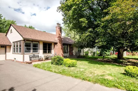 2225 Larpenteur Ave E, Maplewood, MN 55109