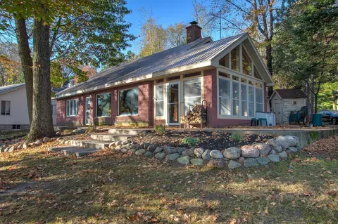 2097 Peninsula Dr, Mora, MN 55051