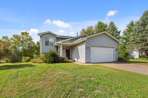 1565 Carriage Ln S, Cambridge, MN 55008