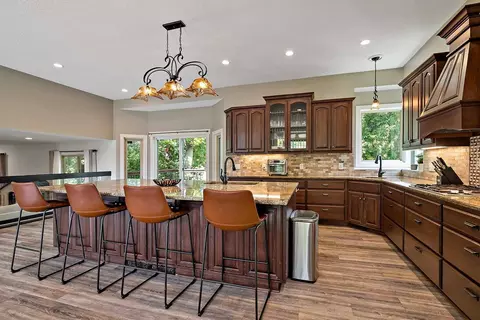 5420 Riverwood Ln, Savage, MN 55378