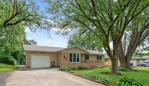 2076 Larpenteur Ave E, Saint Paul, MN 55109
