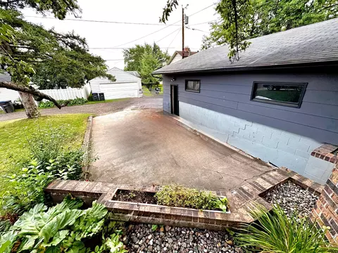 Exterior - 5324 Juniata St, Duluth, MN 55804 photo 12 of 18