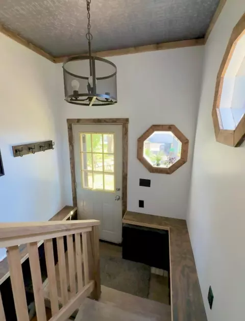 Entry Way - 5324 Juniata St, Duluth, MN 55804 photo 1 of 4