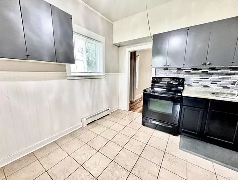 Kitchen - 5324 Juniata St, Duluth, MN 55804 photo 1 of 2