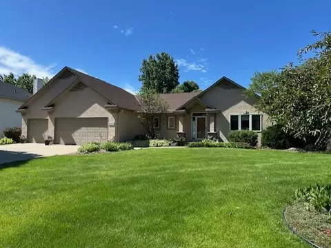 16421 Gunflint Trl, Lakeville, MN 55044