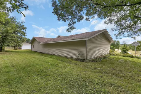 Exterior - 3863 43rd Ave S, Saint Cloud, MN 56301 photo 10 of 25