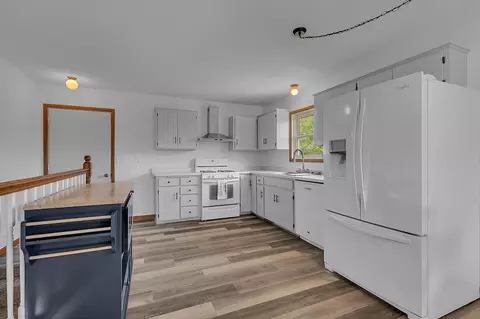 Kitchen - 3863 43rd Ave S, Saint Cloud, MN 56301 photo 2 of 5