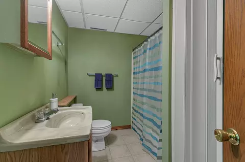 Bath - 3863 43rd Ave S, Saint Cloud, MN 56301 photo 4 of 4