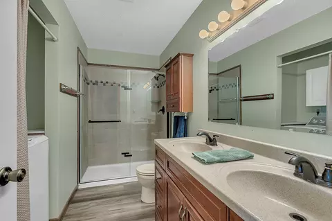 Bath - 3863 43rd Ave S, Saint Cloud, MN 56301 photo 1 of 4