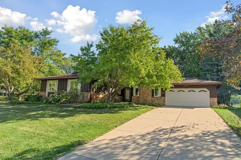 2994 Mary St, Maplewood, MN 55109