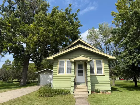 522 1st St NE, Blooming Prairie, MN 55917