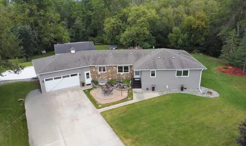 1227 Riverside Dr, Detroit Lakes, MN 56501