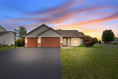 2700 Galway Ct, Hudson, WI 54016