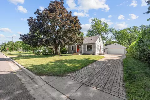 5248 Hampshire Ave N, Crystal, MN 55428