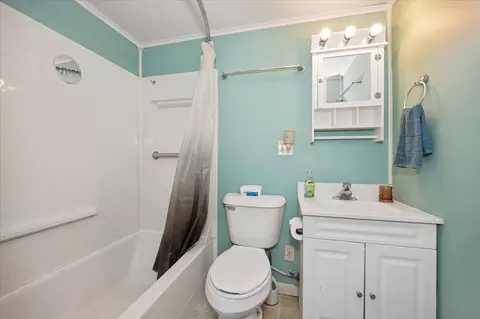 Bath - 601 3rd Ave E, Superior, WI 54880 photo 1 of 1