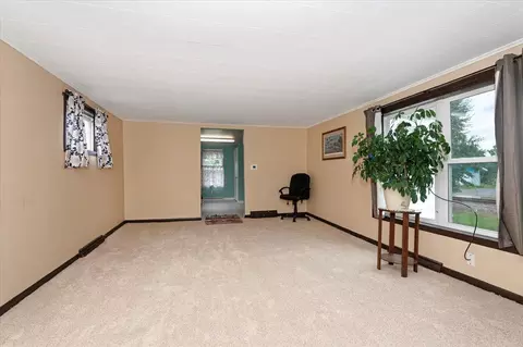 Living - 601 3rd Ave E, Superior, WI 54880 photo 2 of 2