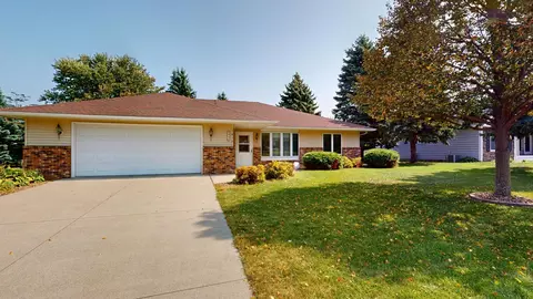 1810 Greenwood Dr, Albert Lea, MN 56007