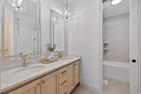 Bath - 973 200th Ave NW, Cedar, MN 55011 photo 1 of 10
