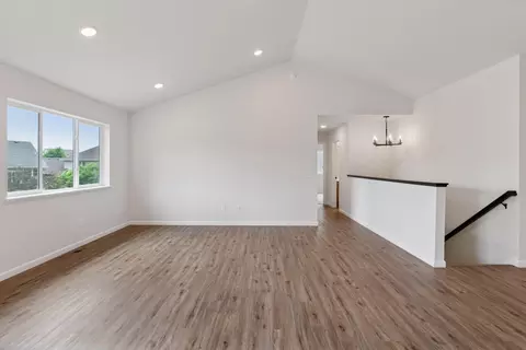 1096 Prospect Pointe Rd, Jordan, MN 55352 photo 5