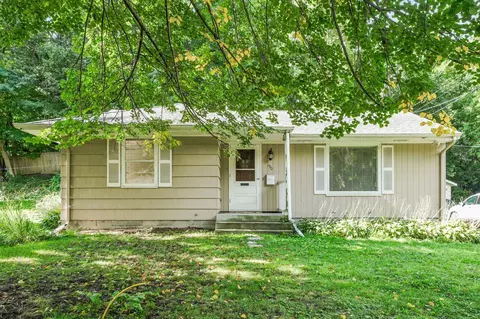 Exterior - 150 Bell St, Excelsior, MN 55331 photo 1 of 7