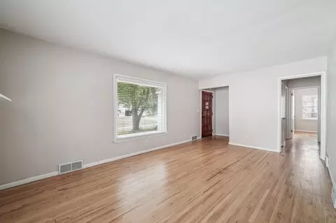 Living - 150 Bell St, Excelsior, MN 55331 photo 3 of 4