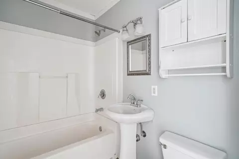 Bath - 150 Bell St, Excelsior, MN 55331 photo 1 of 1