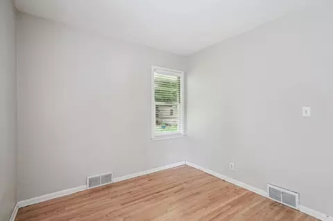 Bedroom - 150 Bell St, Excelsior, MN 55331 photo 4 of 4